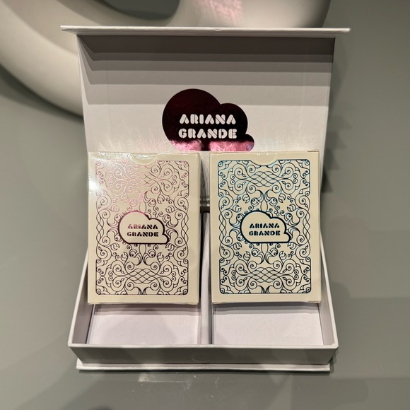 Ariana Grande Cloud Pink 2.0 Playing Cards - Pink Blue Limited Edition NIB NEW - Picture 3 of 3